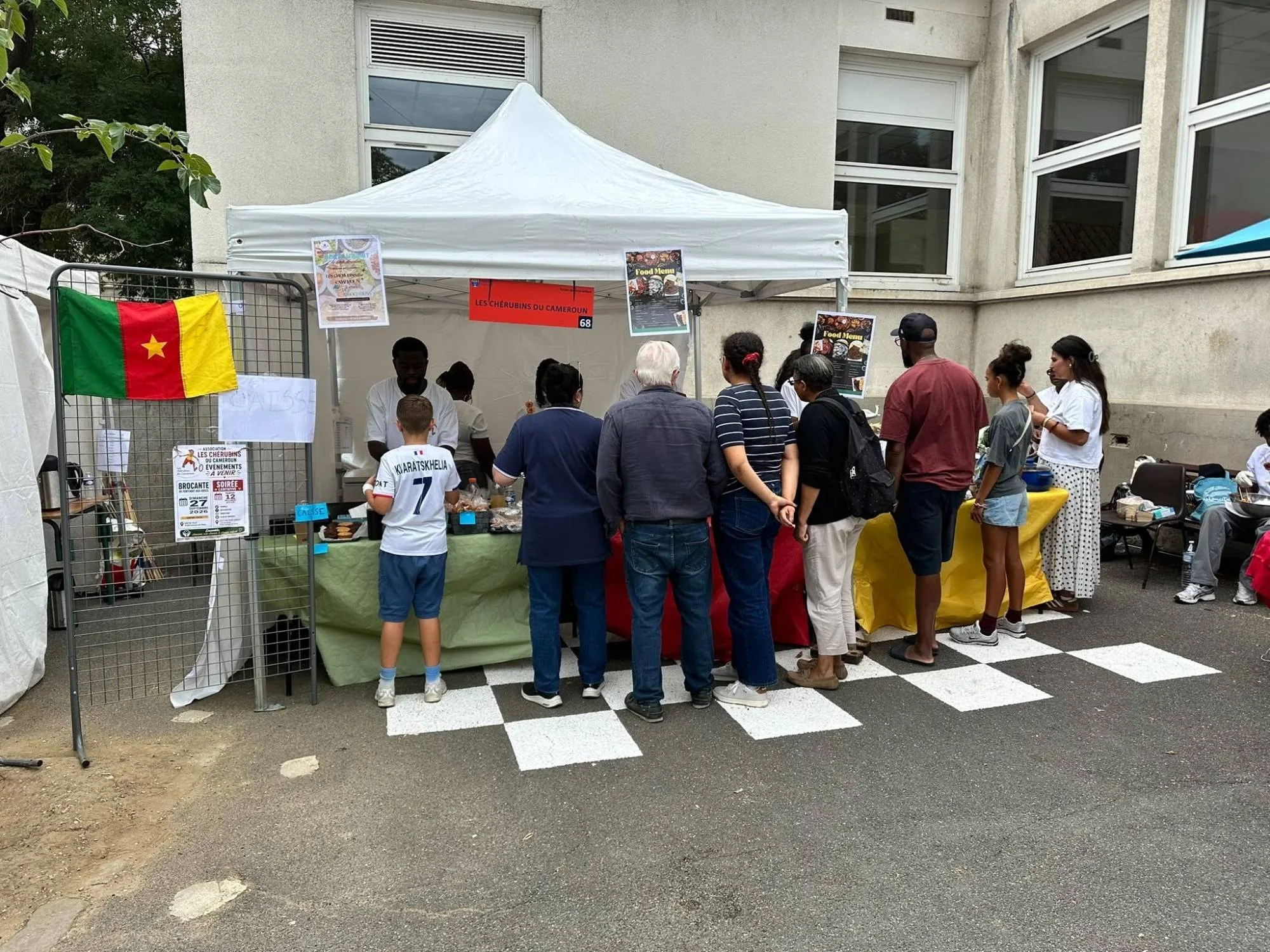 Restaurant « La tchop du mboa » au Forum des associations
